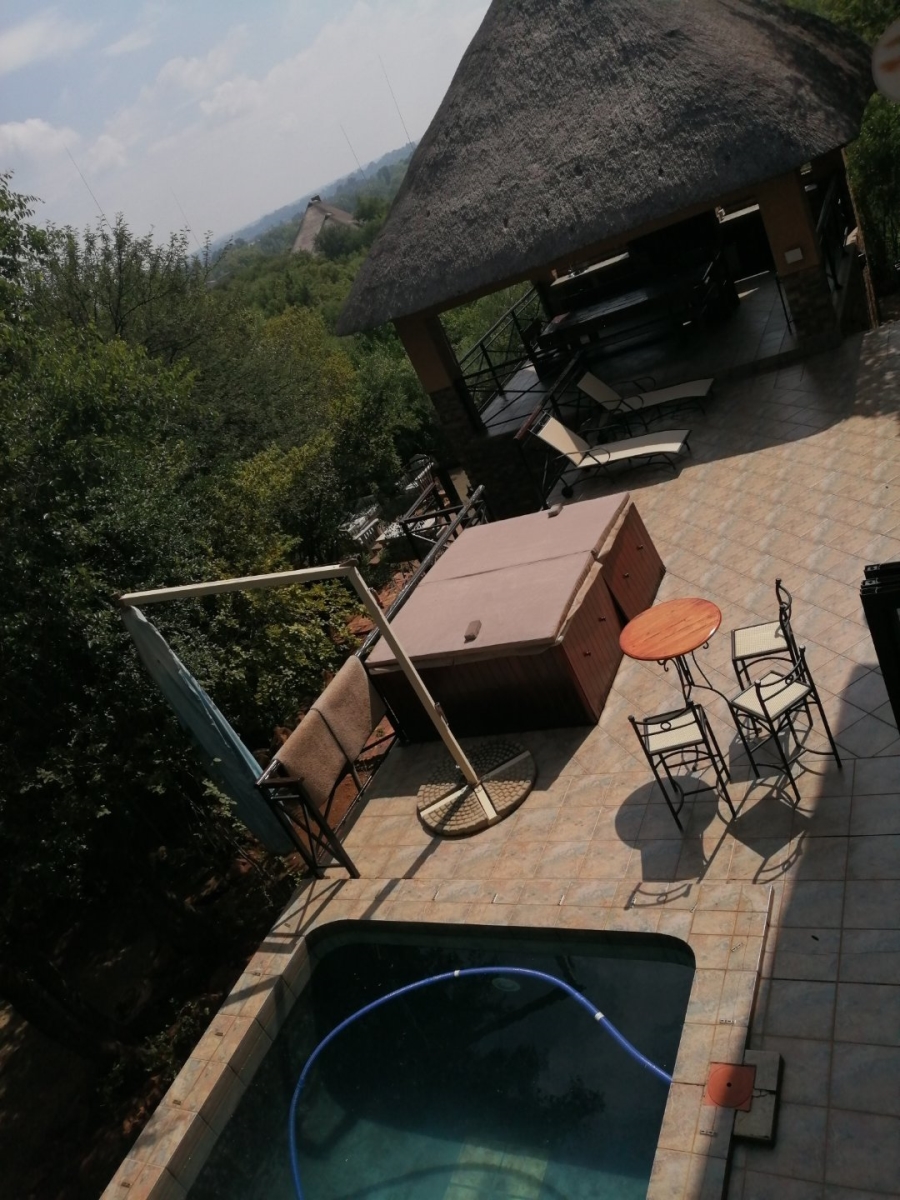 4 Bedroom Property for Sale in Boschenvaal River Front Lodges Free State
